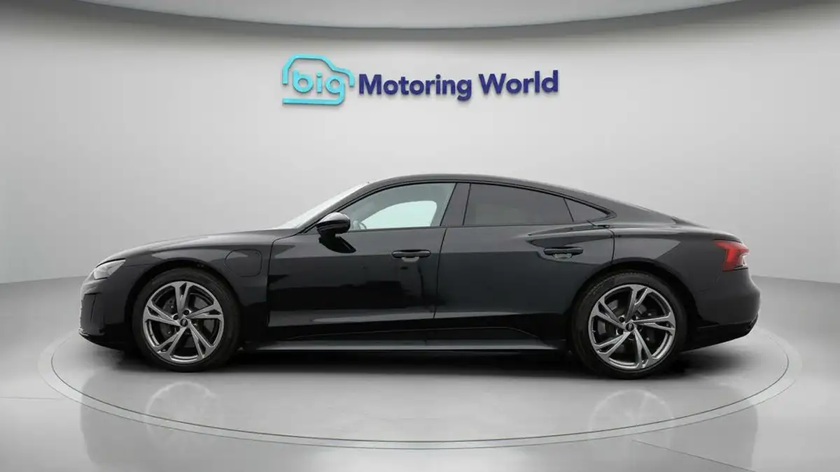2023-audi-e-tron-gt-e-big-4
