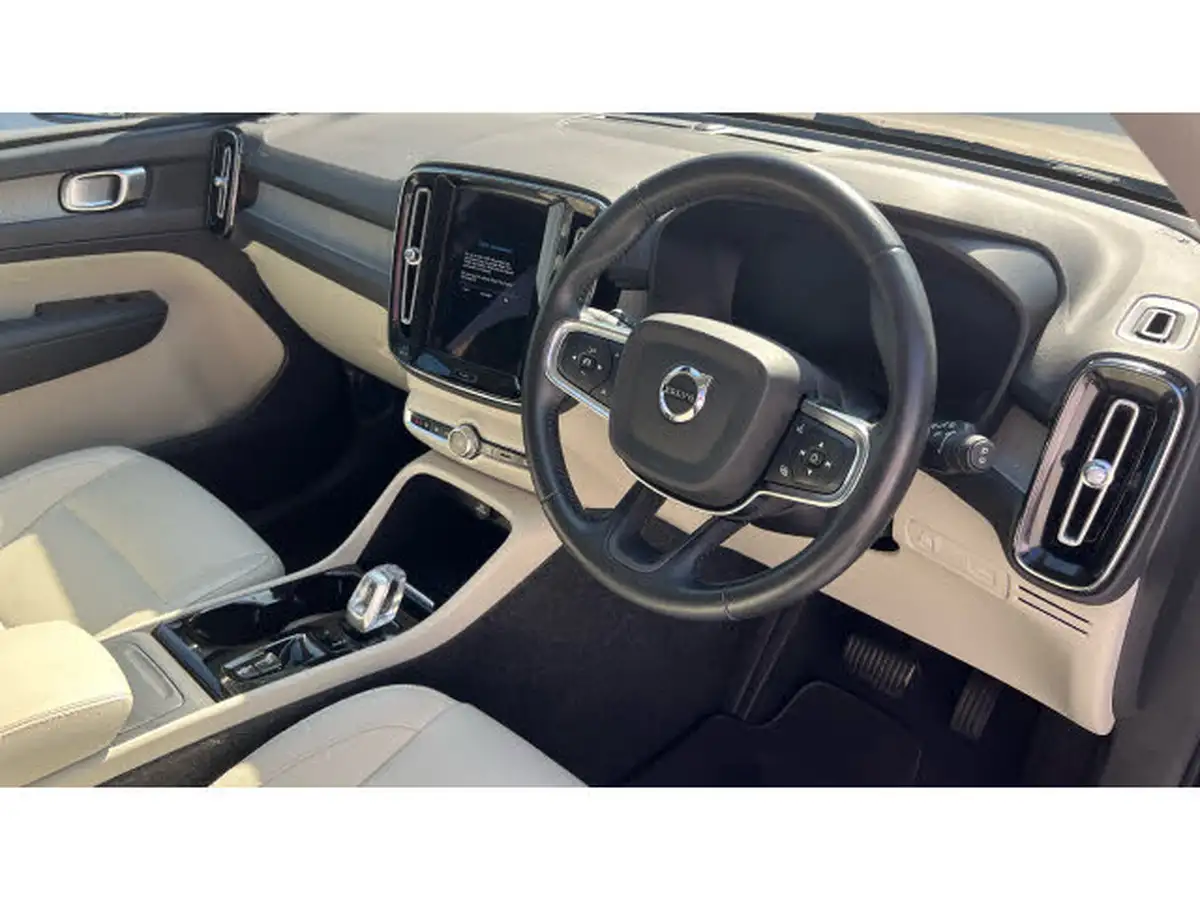2020-volvo-xc40-15-t3-inscription-geartronic-big-10