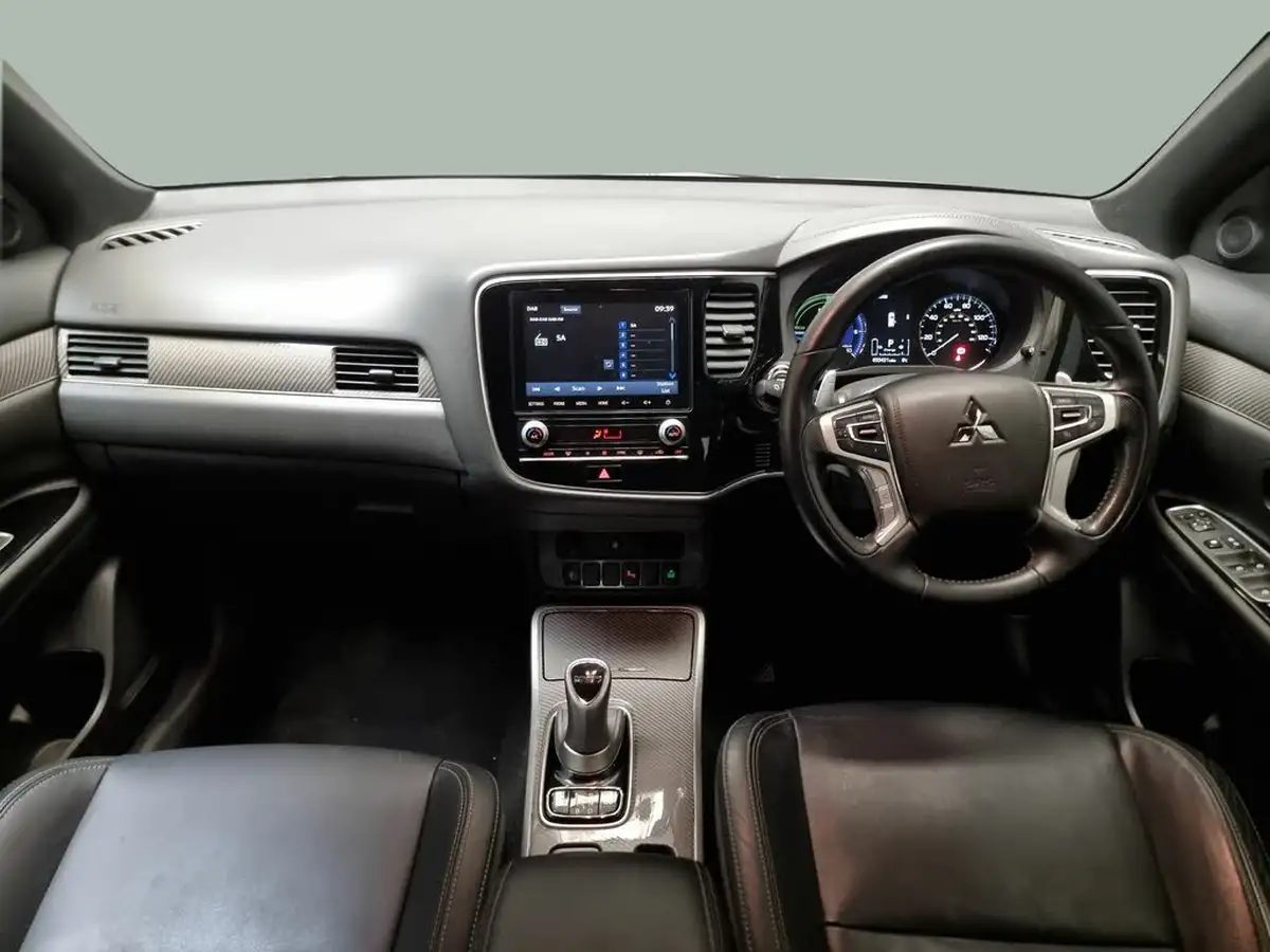 2021-mitsubishi-outlander-24-dynamic-phev-big-6