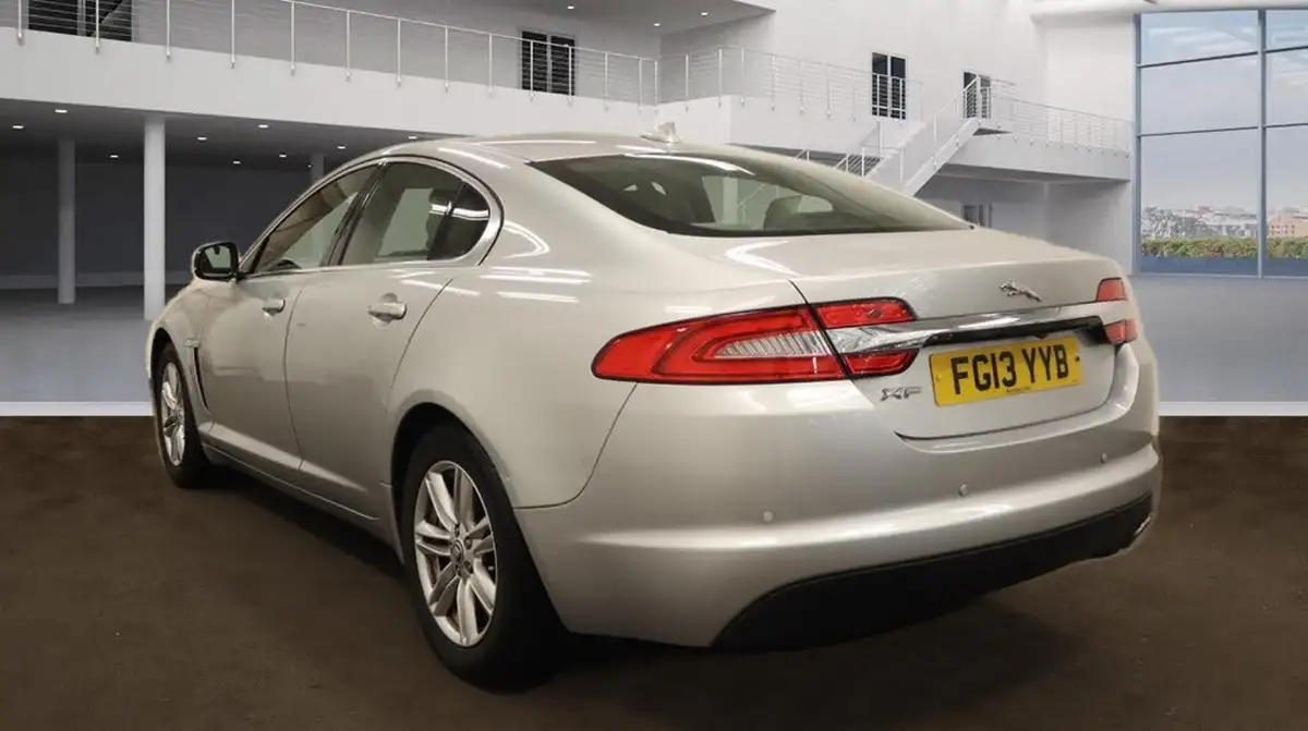 2013-jaguar-xf-22td-luxury-200ps-ss-saloon-4d-auto-big-2