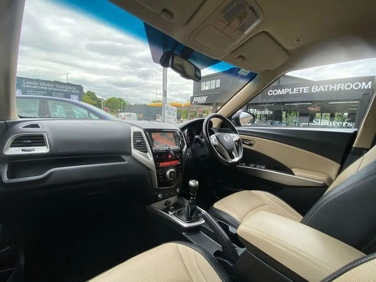 2017-kgm-ssangyong-tivoli-16td-elx-2wd-big-26