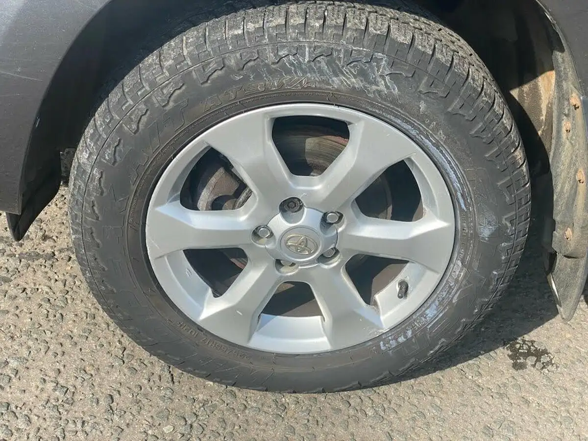 2011-toyota-rav4-22td-xt-r-22d-4d-150bhp-awd-big-22