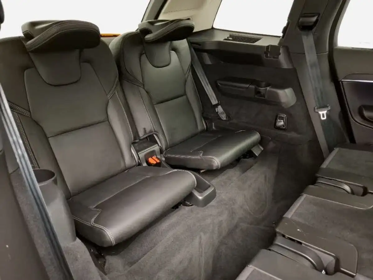 2019-volvo-xc90-20-t8-inscription-390bhp-big-13