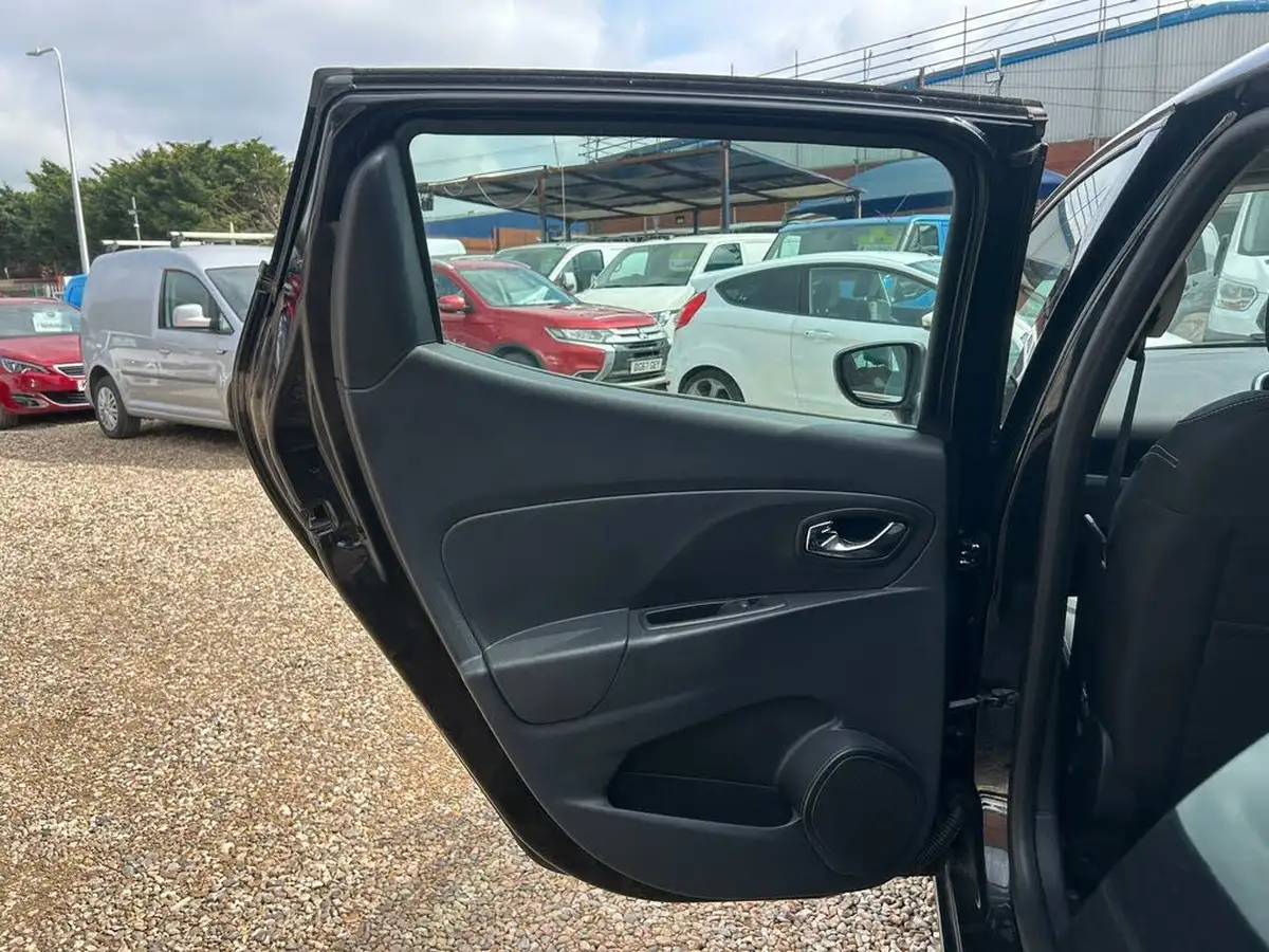 2015-renault-clio-15dci-dynamique-s-medianav-edc-auto-big-58