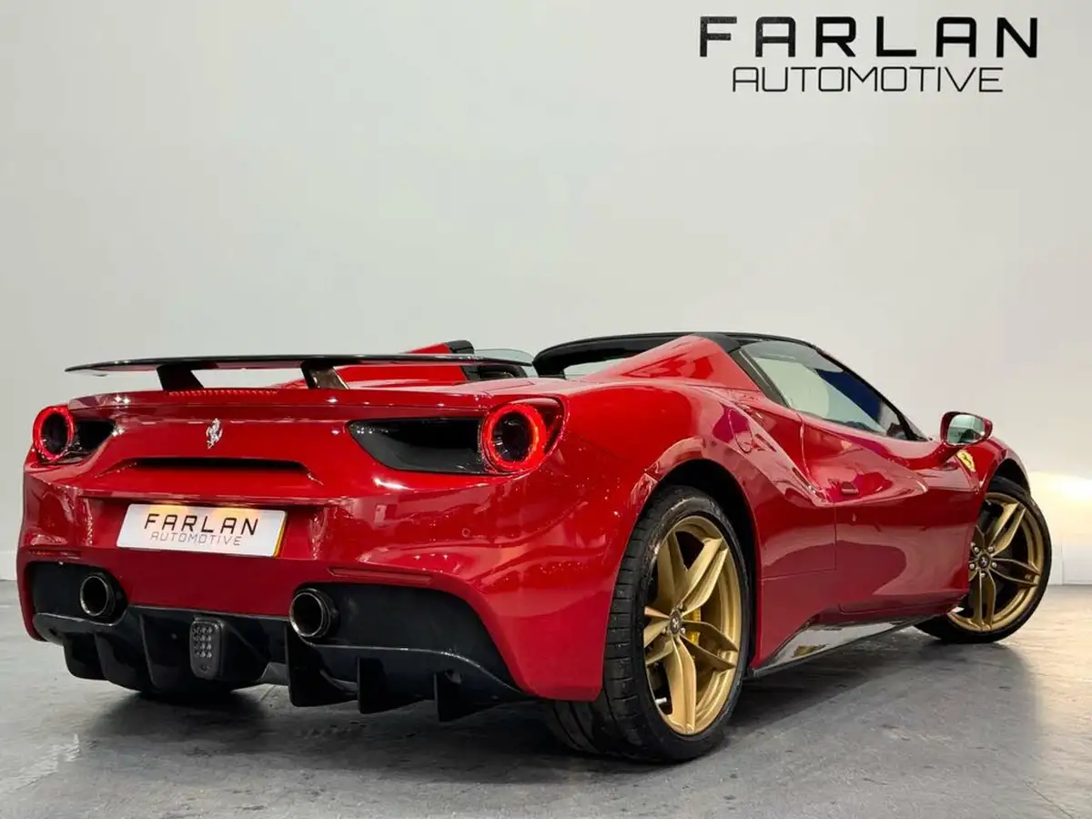 2018-ferrari-488-39-488-spider-big-21