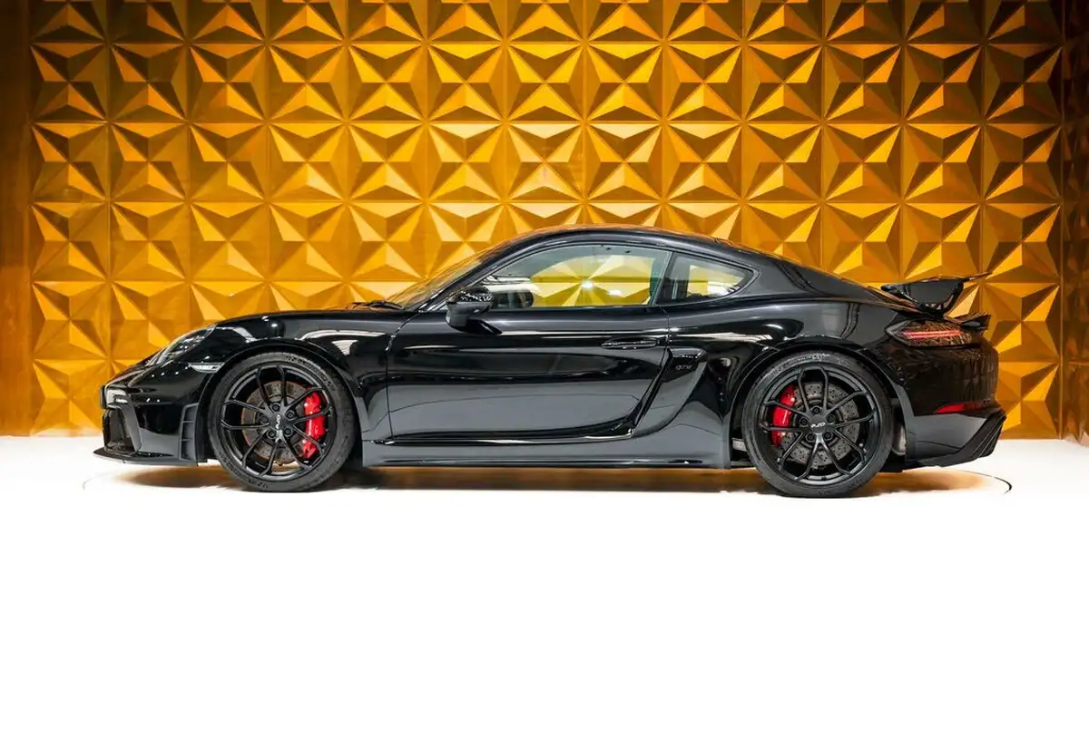 2022-porsche-cayman-718-40-cayman-gt4-big-4