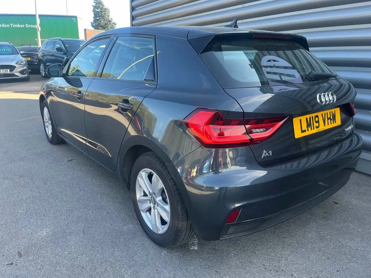 2019-audi-a1-10-30-tfsi-se-big-5