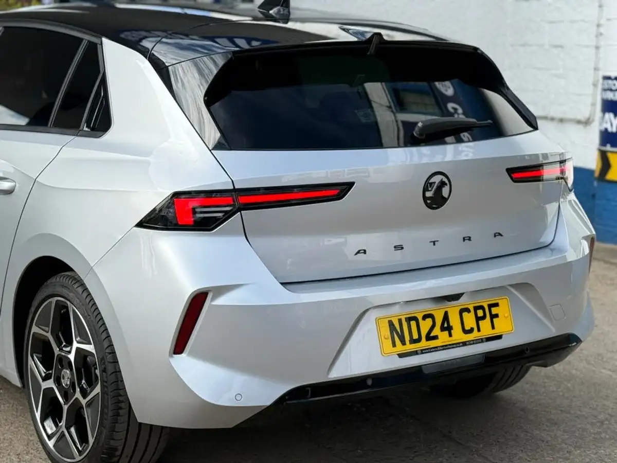 2024-vauxhall-astra-12-turbo-ultimate-130ps-hatchback-big-27