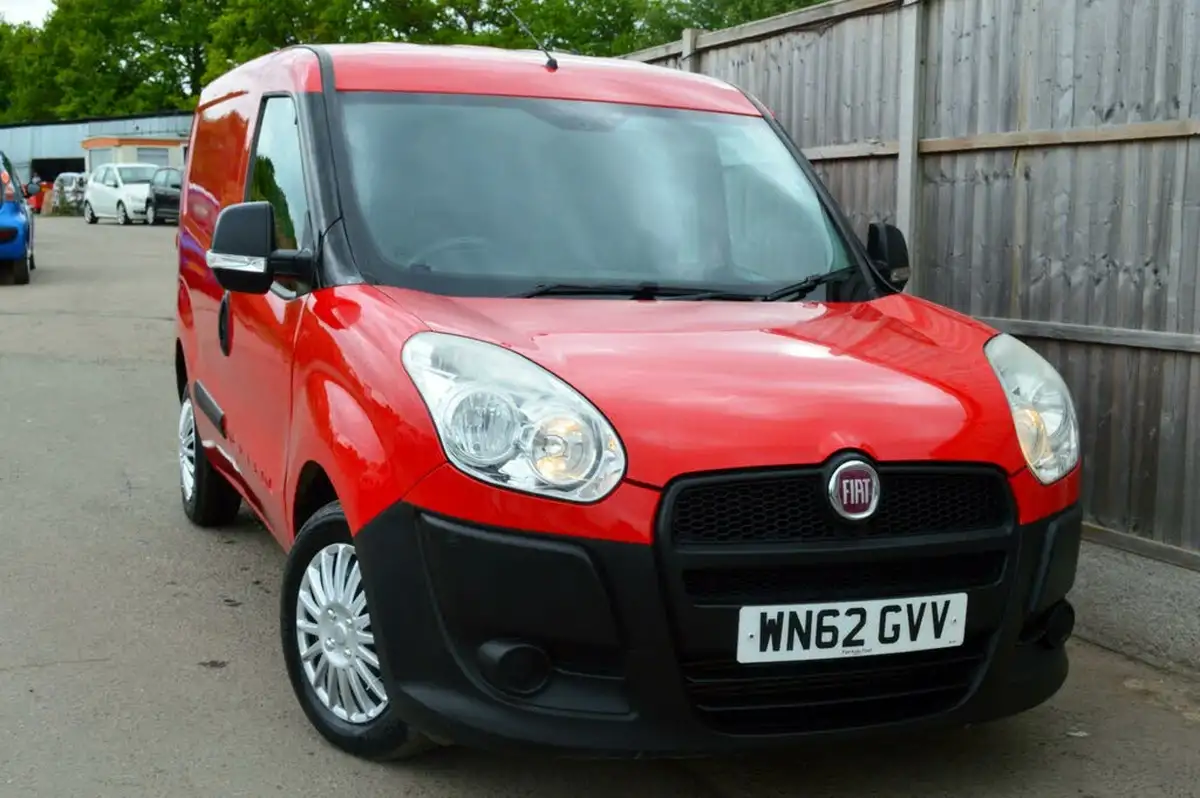 2013-fiat-doblo-cargo-13td-maxi-big-16