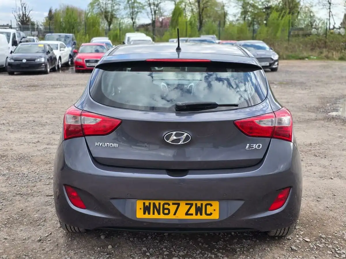 2017-hyundai-i30-16crdi-se-110ps-blue-drive-hatchback-dct-big-10