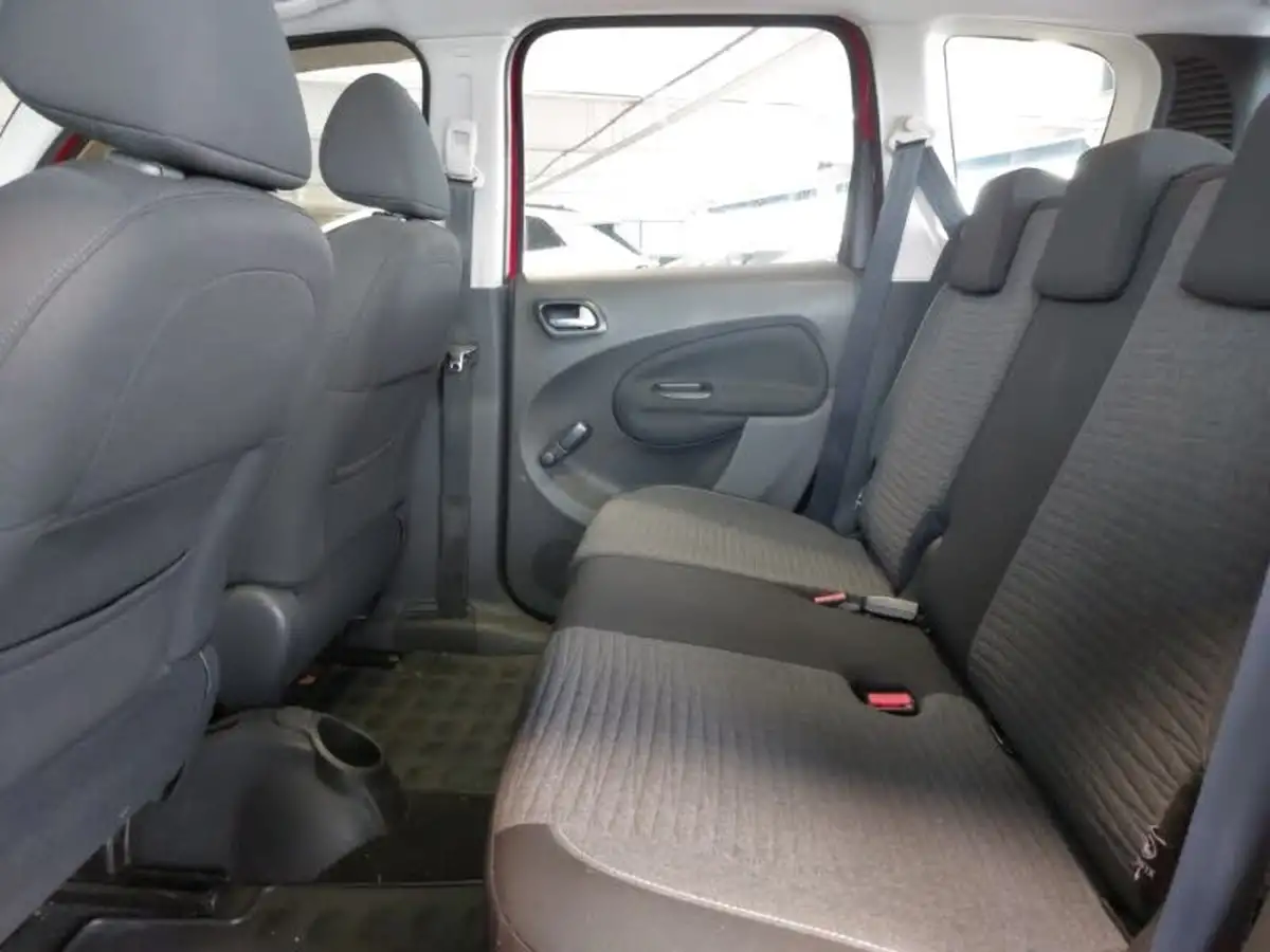 2015-citroen-c3-picasso-16bluehdi-selection-big-5