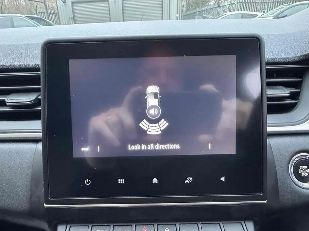 2021-renault-captur-13-tce-iconic-edition-big-20