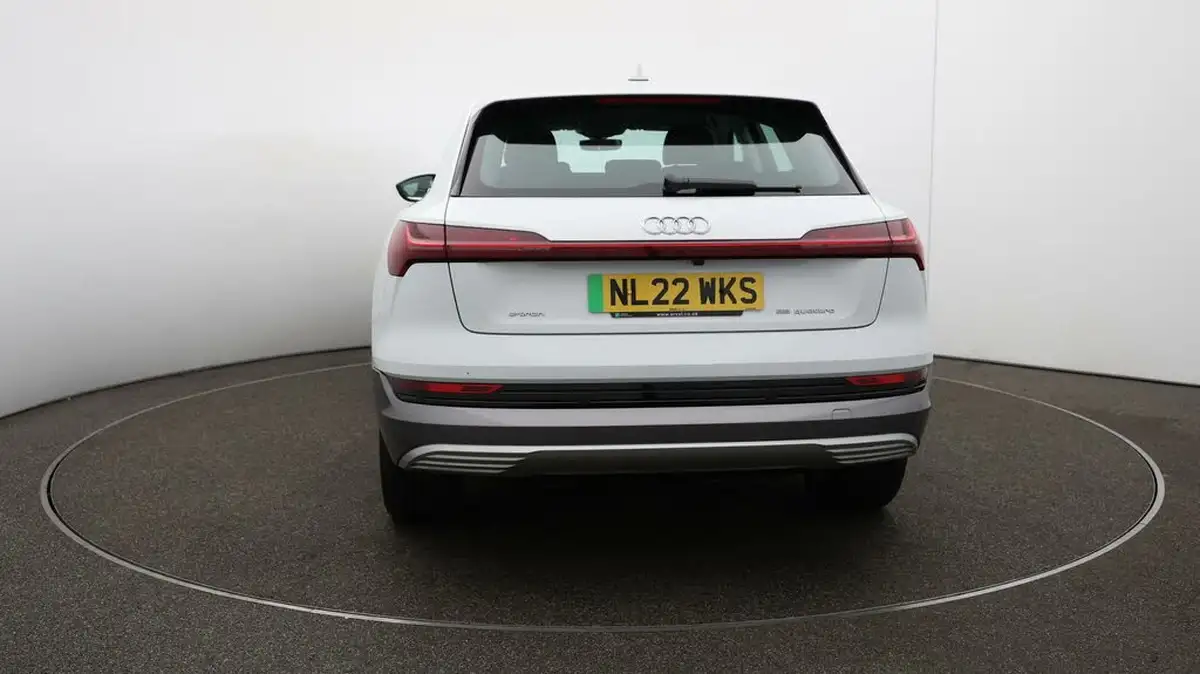 2022-audi-e-tron-55e-technik-station-wagon-big-50