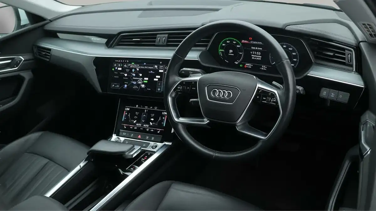 2022-audi-e-tron-55e-technik-station-wagon-big-9