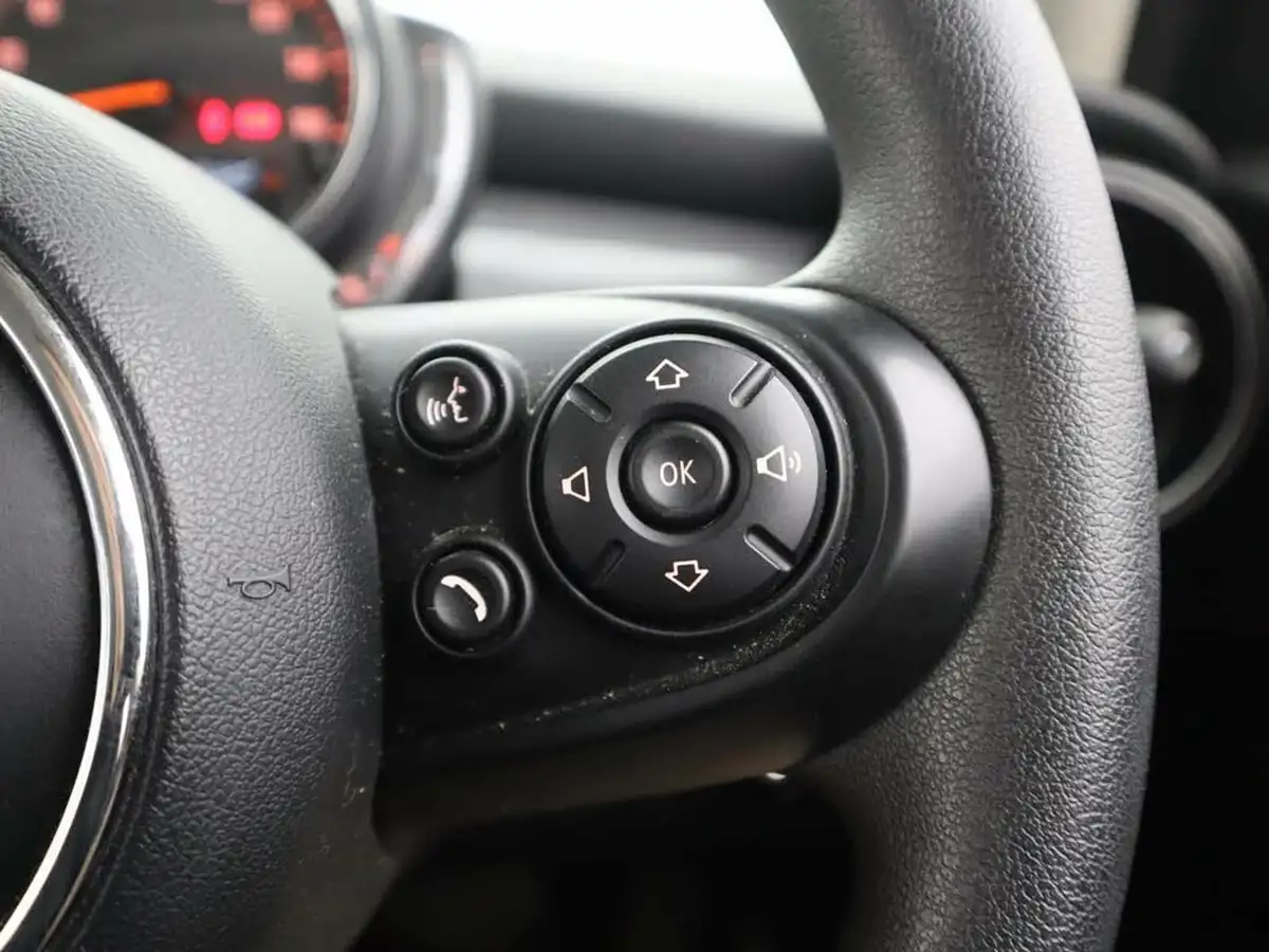 2019-mini-cooper-15-cooper-classic-hatchback-5d-auto-big-23
