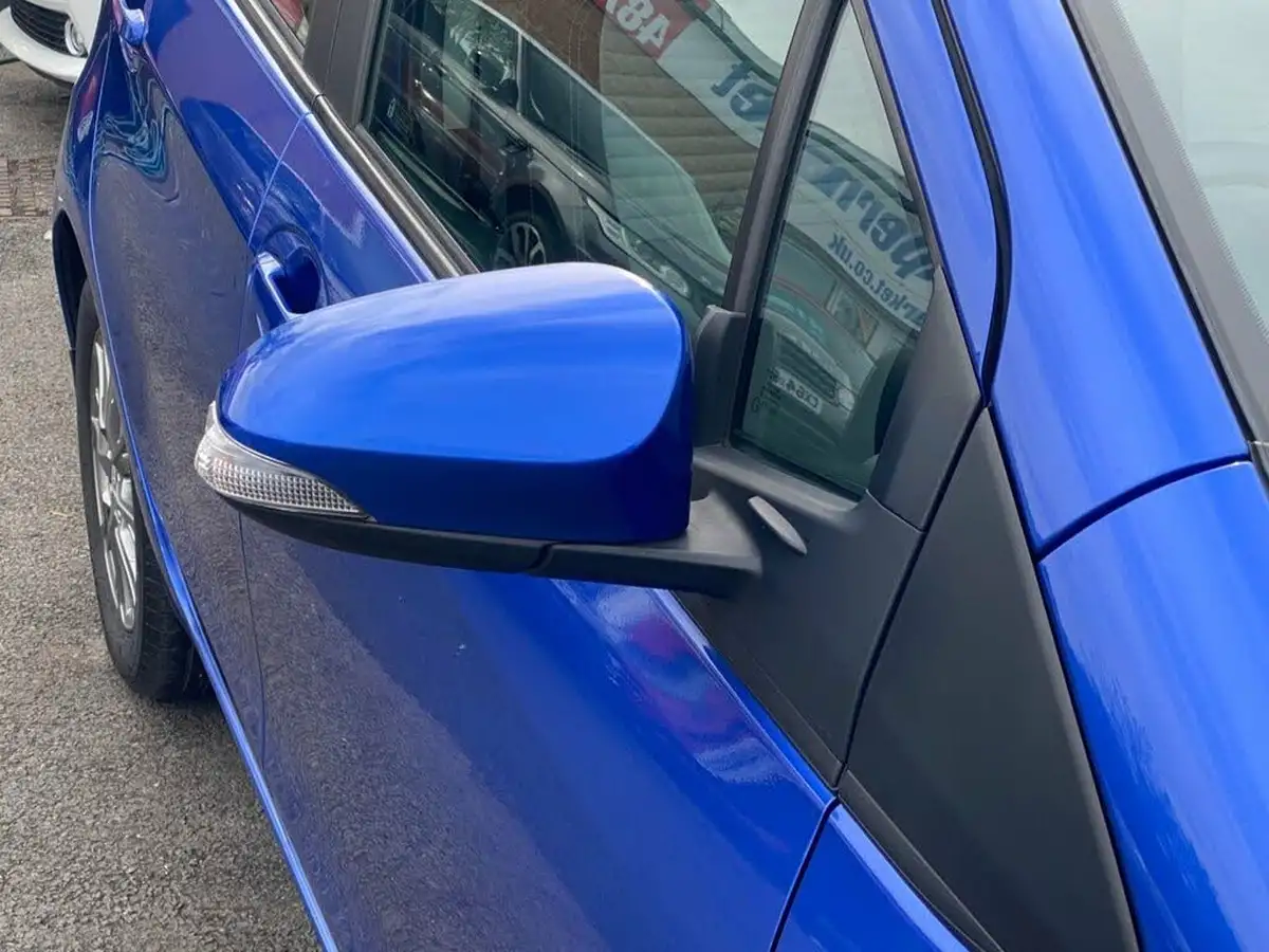 2018-toyota-yaris-15-vvt-i-icon-navi-hybrid-big-33