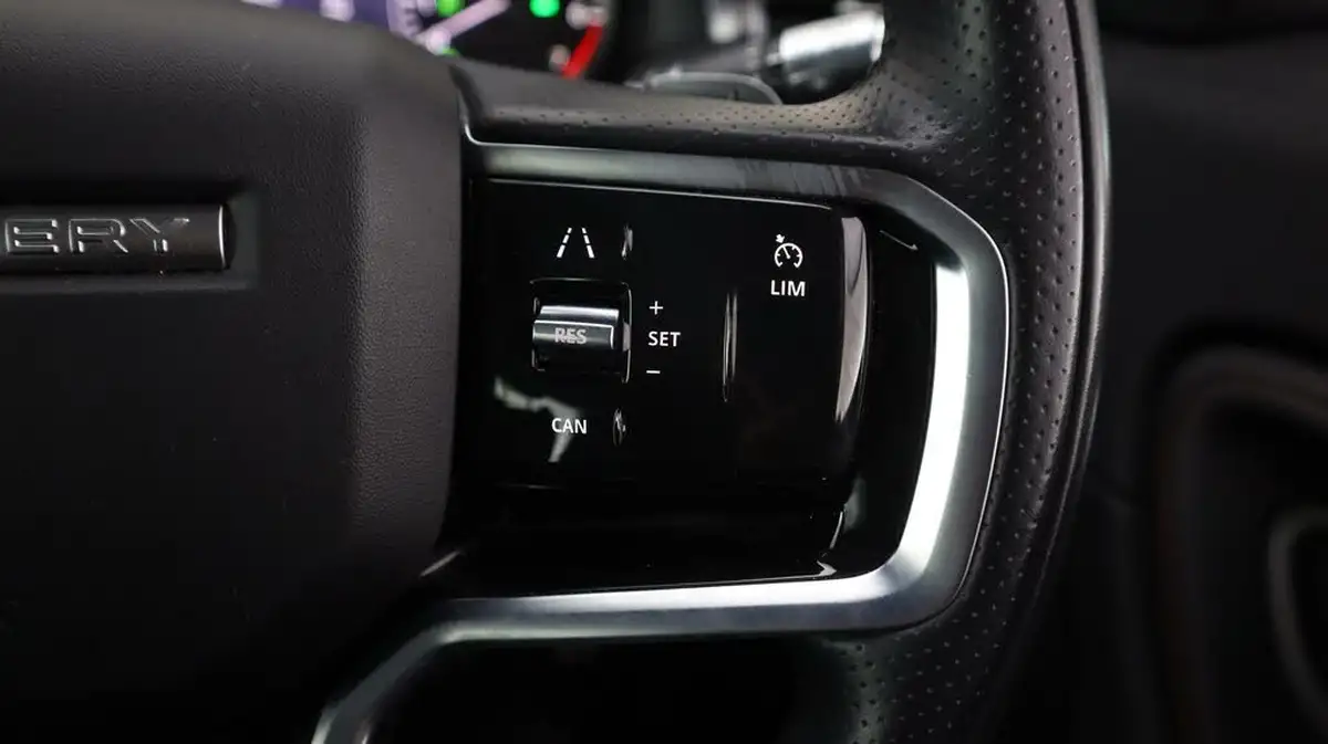 2021-land-rover-discovery-sport-15-p300e-r-dynamic-s-big-24