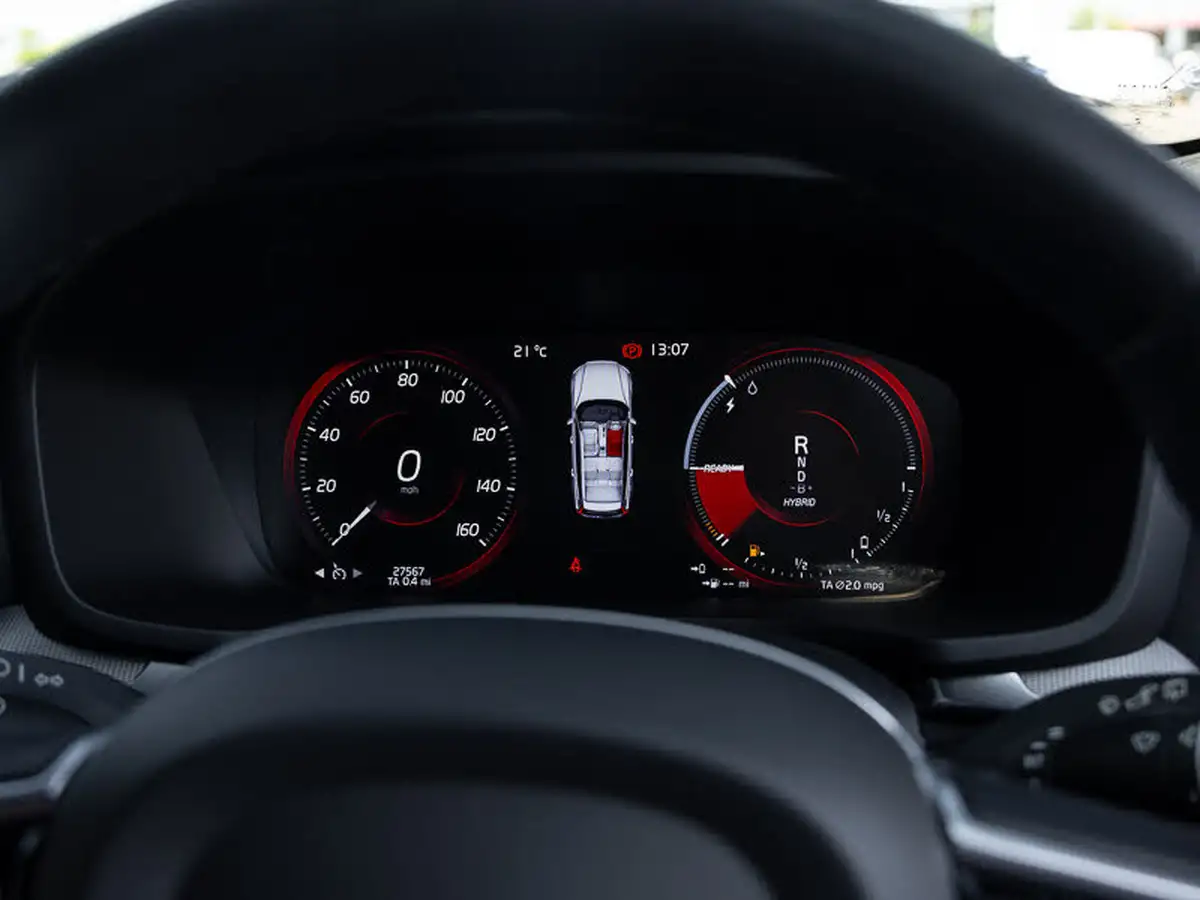2022-volvo-v60-20-t6-r-design-350bhp-plug-in-hybrid-big-17