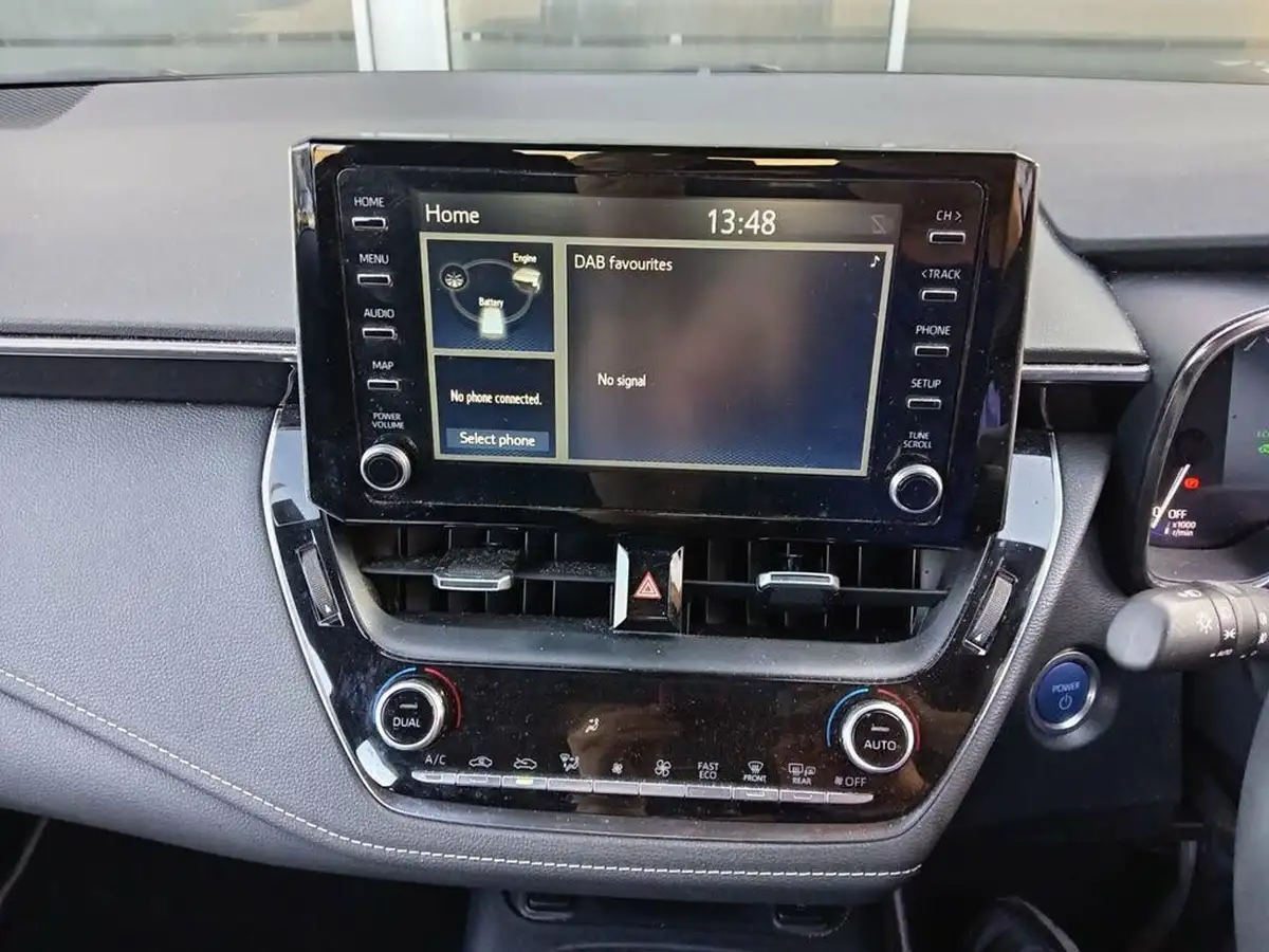 2022-toyota-corolla-18-vvt-i-icon-120bhp-trk-hatchback-5d-big-6