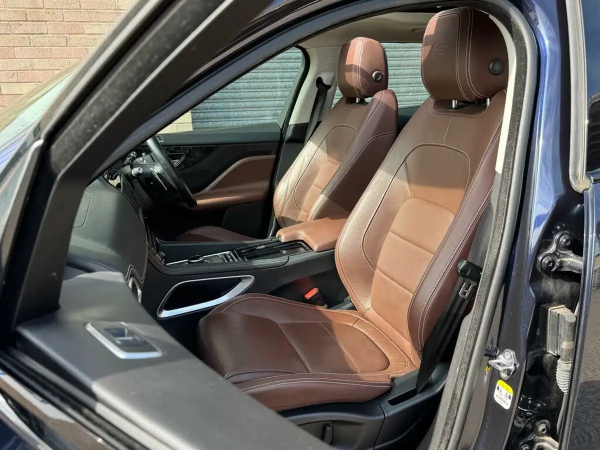 2018-jaguar-f-pace-30-v6-sc-s-big-35