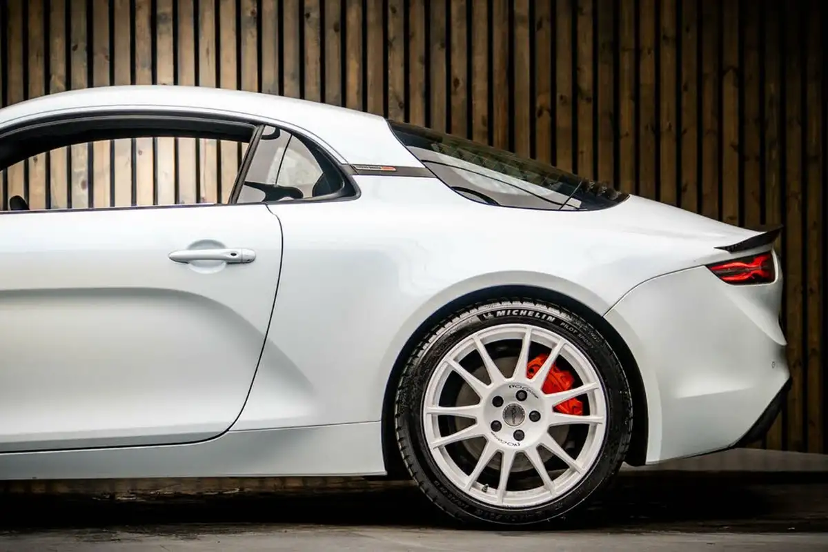 2020-alpine-a110-18-t-s-big-15