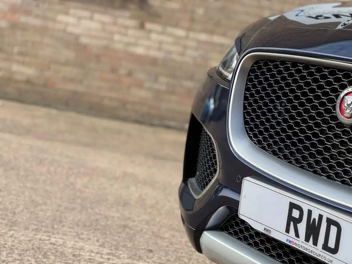 2018-jaguar-f-pace-30-v6-sc-s-big-11