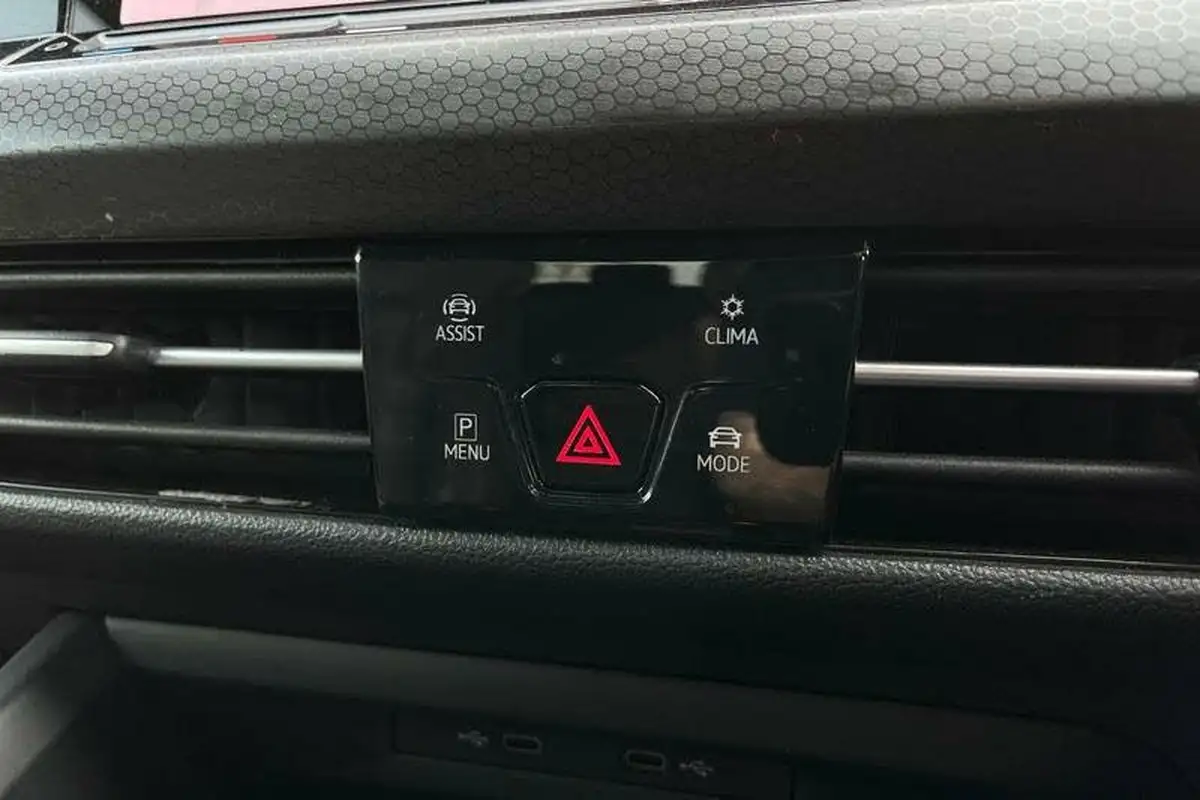 2021-volkswagen-golf-20tdi-gtd-big-30