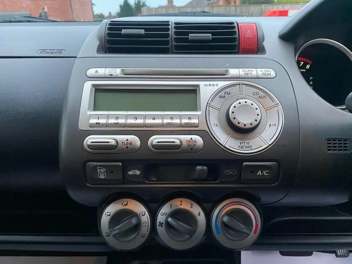 2008-honda-jazz-14-se-cvt-7-big-25