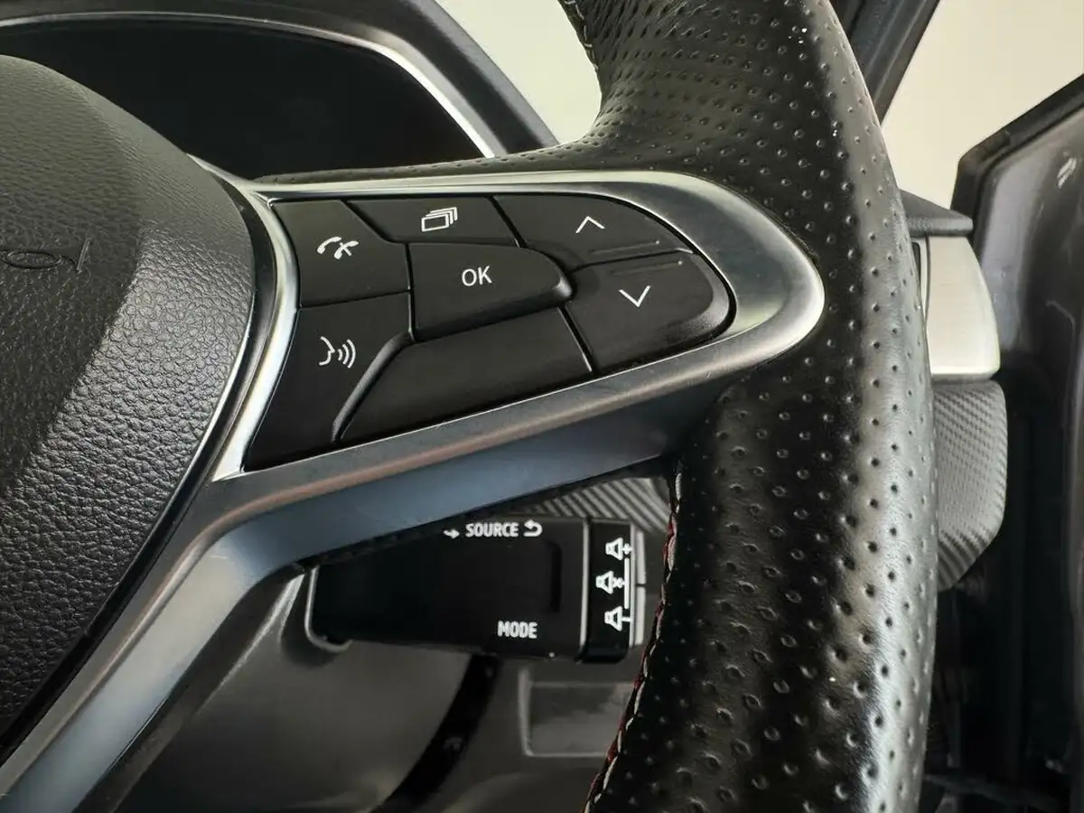 2022-renault-captur-13-tce-rs-line-edc-auto-big-19