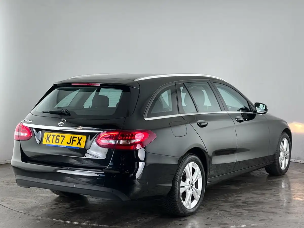 2018-mercedes-benz-c-class-21d-c220d-se-executive-edition-estate-5d-9g-tronic-plus-big-2