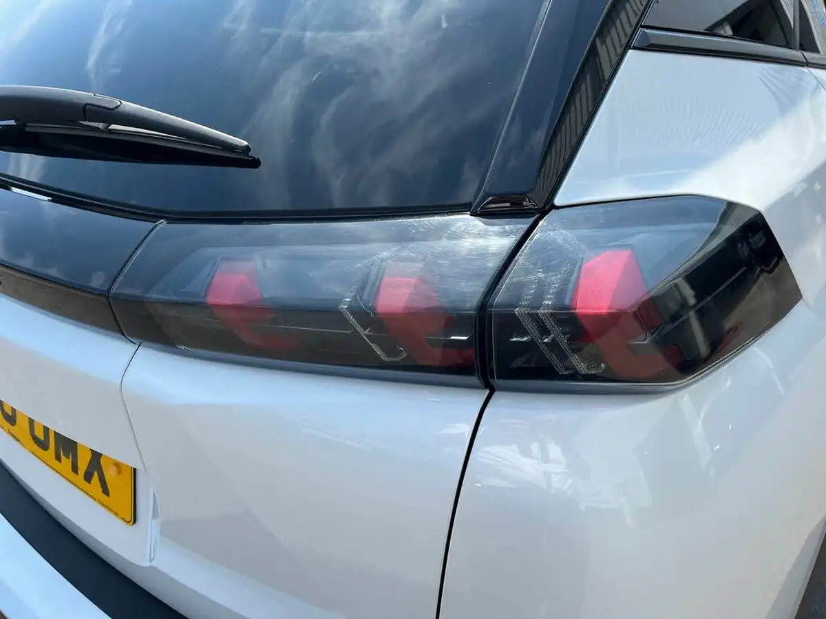 2020-peugeot-2008-suv-12-puretech-allure-premium-100bhp-big-15