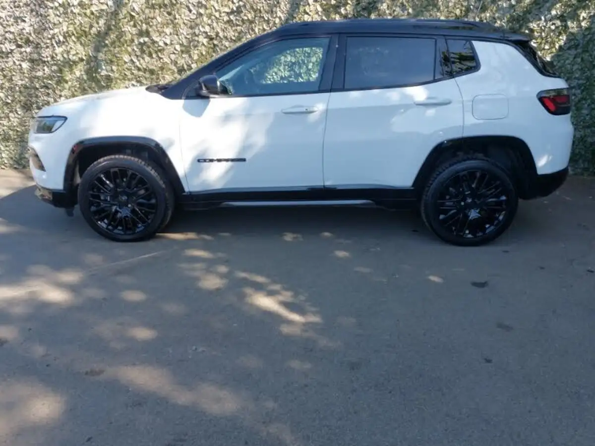 2024-jeep-compass-13-gse-s-big-3