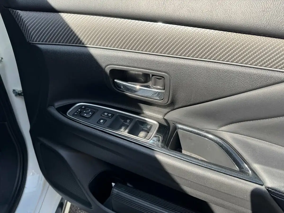 2019-mitsubishi-outlander-24-4h-phev-big-28