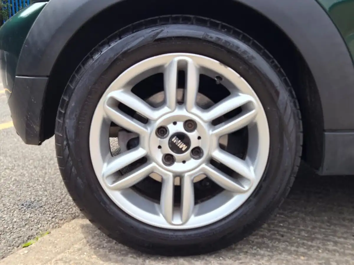 2012-mini-cooper-16-cooper-122bhp-hatchback-3d-big-11