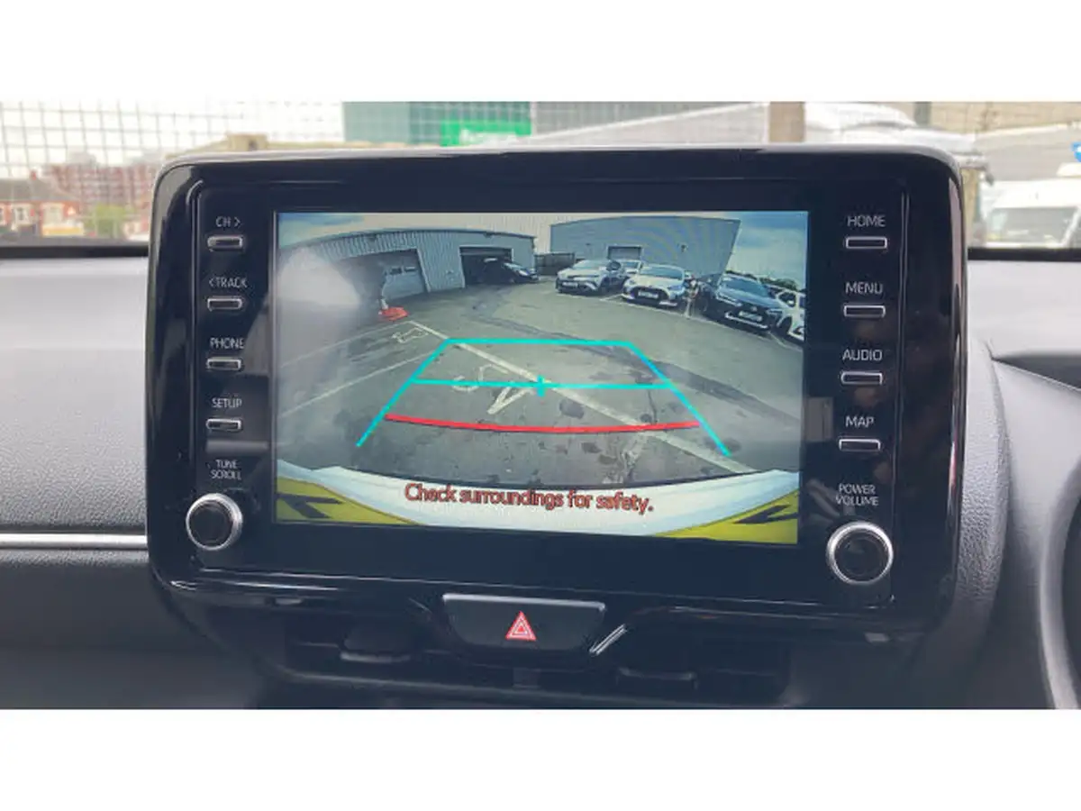 2023-toyota-yaris-cross-15-vvt-i-icon-big-24
