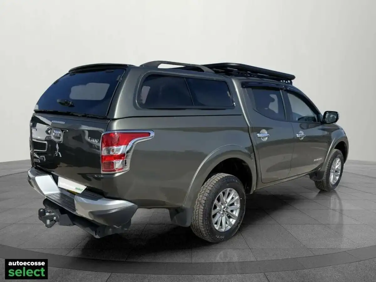 2016-mitsubishi-l200-24di-d-barbarian-big-9