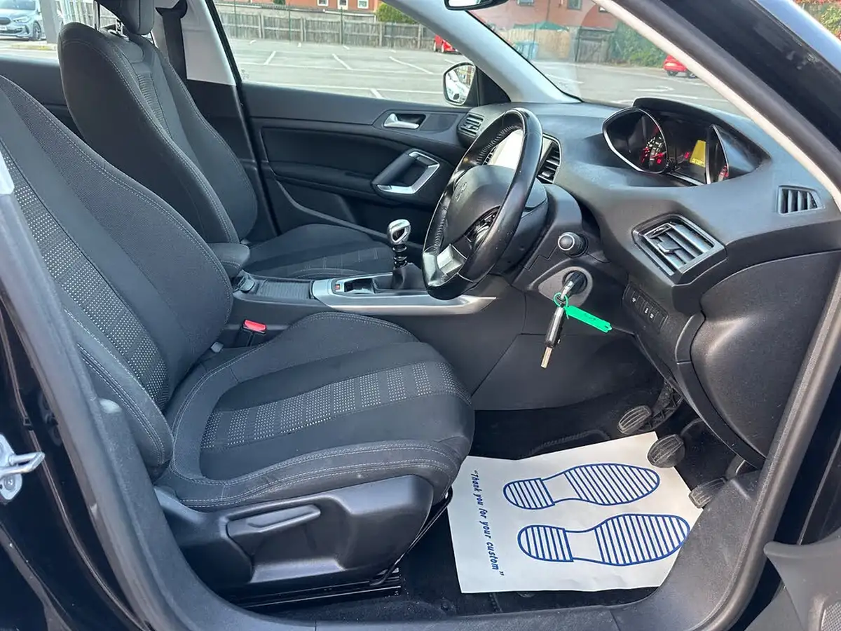 2017-peugeot-308-16-bluehdi-allure-big-13