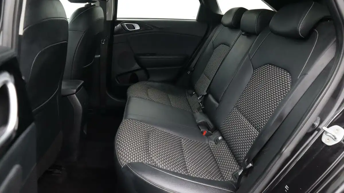2022-kia-ceed-15-t-gdi-3-sportswagon-big-16