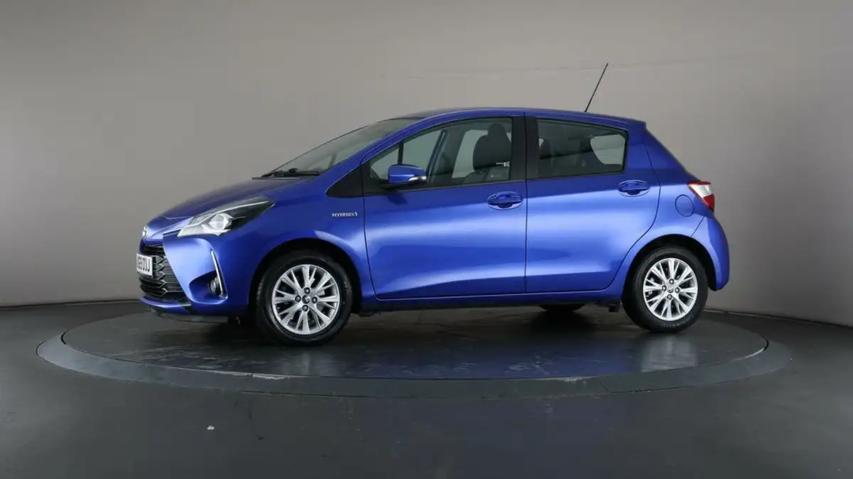 2020-toyota-yaris-15-vvt-i-icon-tech-98bhp-hybrid-1497cc-e-cvt-big-32