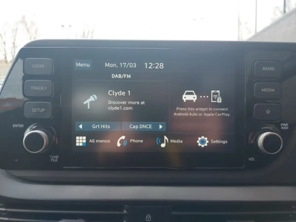 2024-hyundai-i20-10-t-gdi-advance-big-18