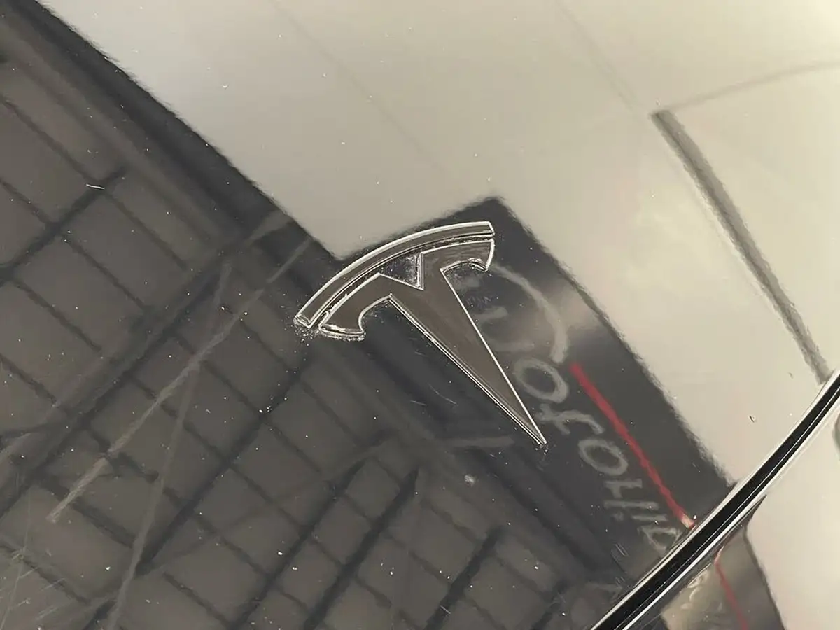 2024-tesla-model-y-e-performance-big-48