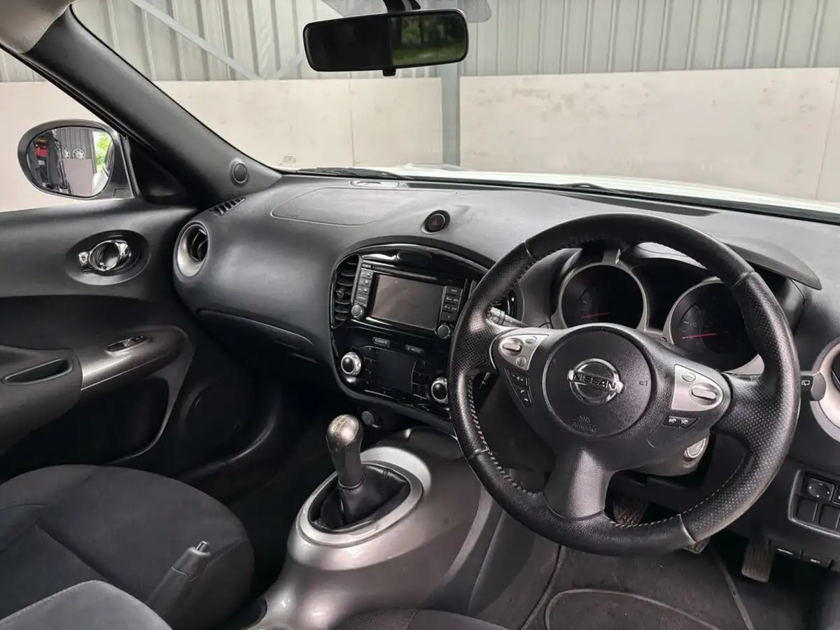 2013-nissan-juke-16-acenta-premium-big-14