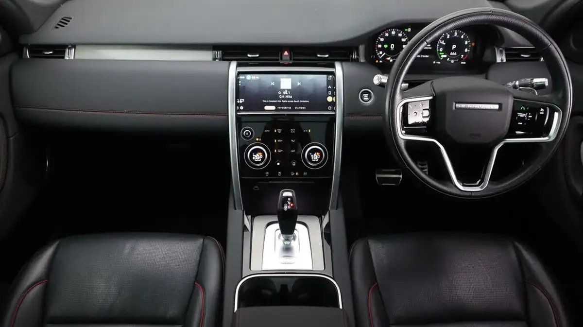 2021-land-rover-discovery-sport-15-p300e-r-dynamic-se-big-11