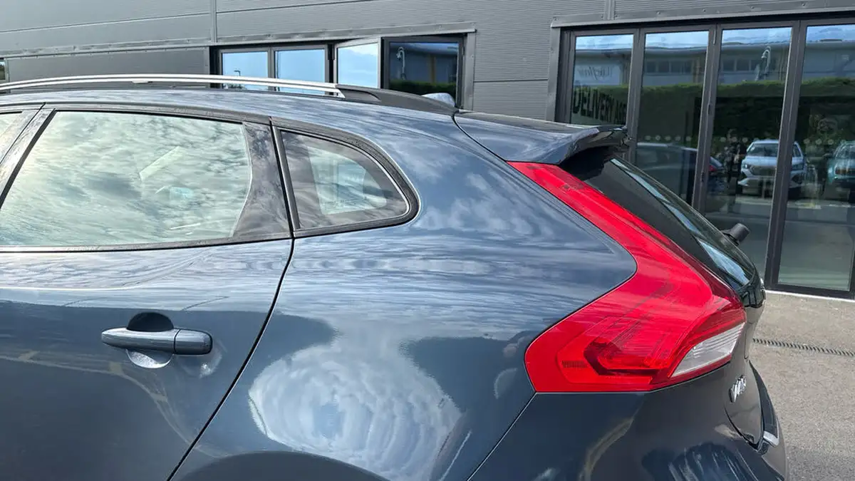 2017-volvo-v40-15-t3-cross-country-pro-big-42