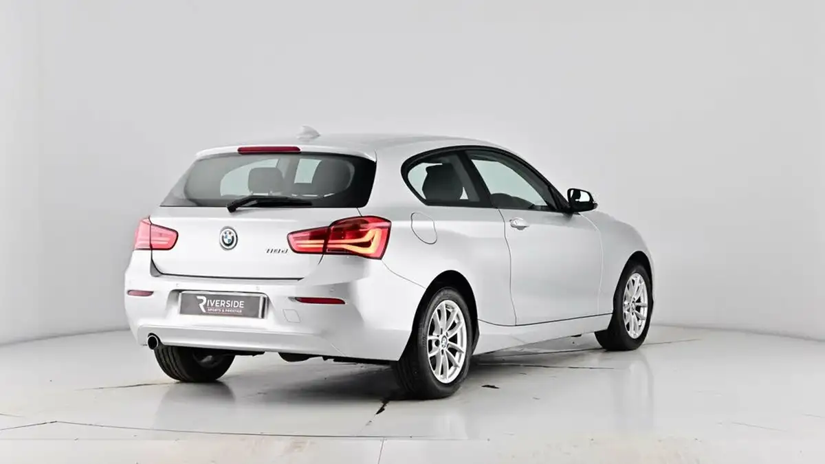 2017-bmw-1-series-20td-118d-se-3d-big-68