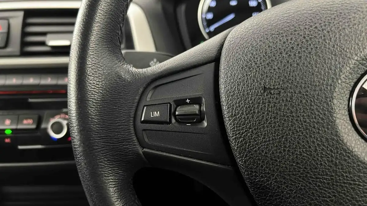 2017-bmw-1-series-20td-118d-se-3d-big-19