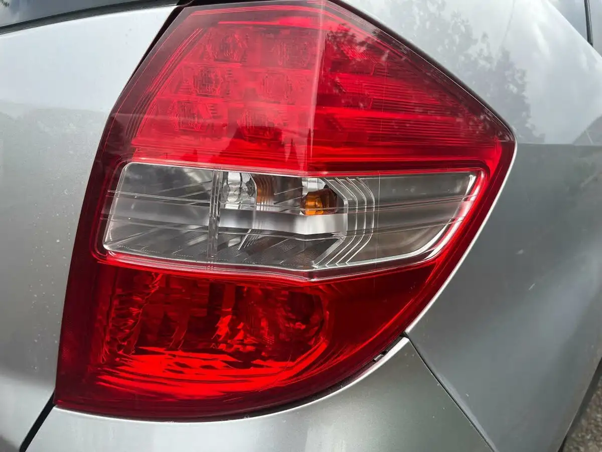 2012-honda-jazz-14-es-big-38