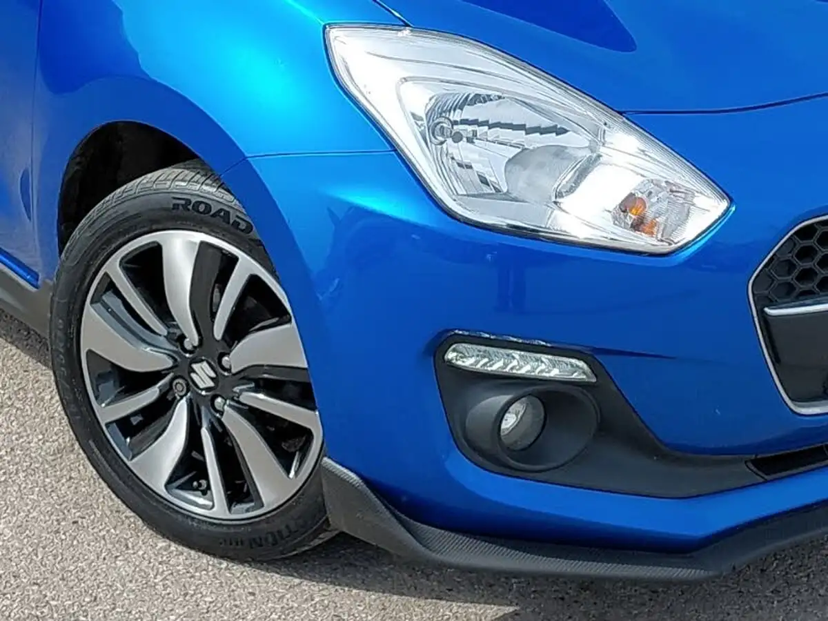 2019-suzuki-swift-12-dualjet-attitude-big-8