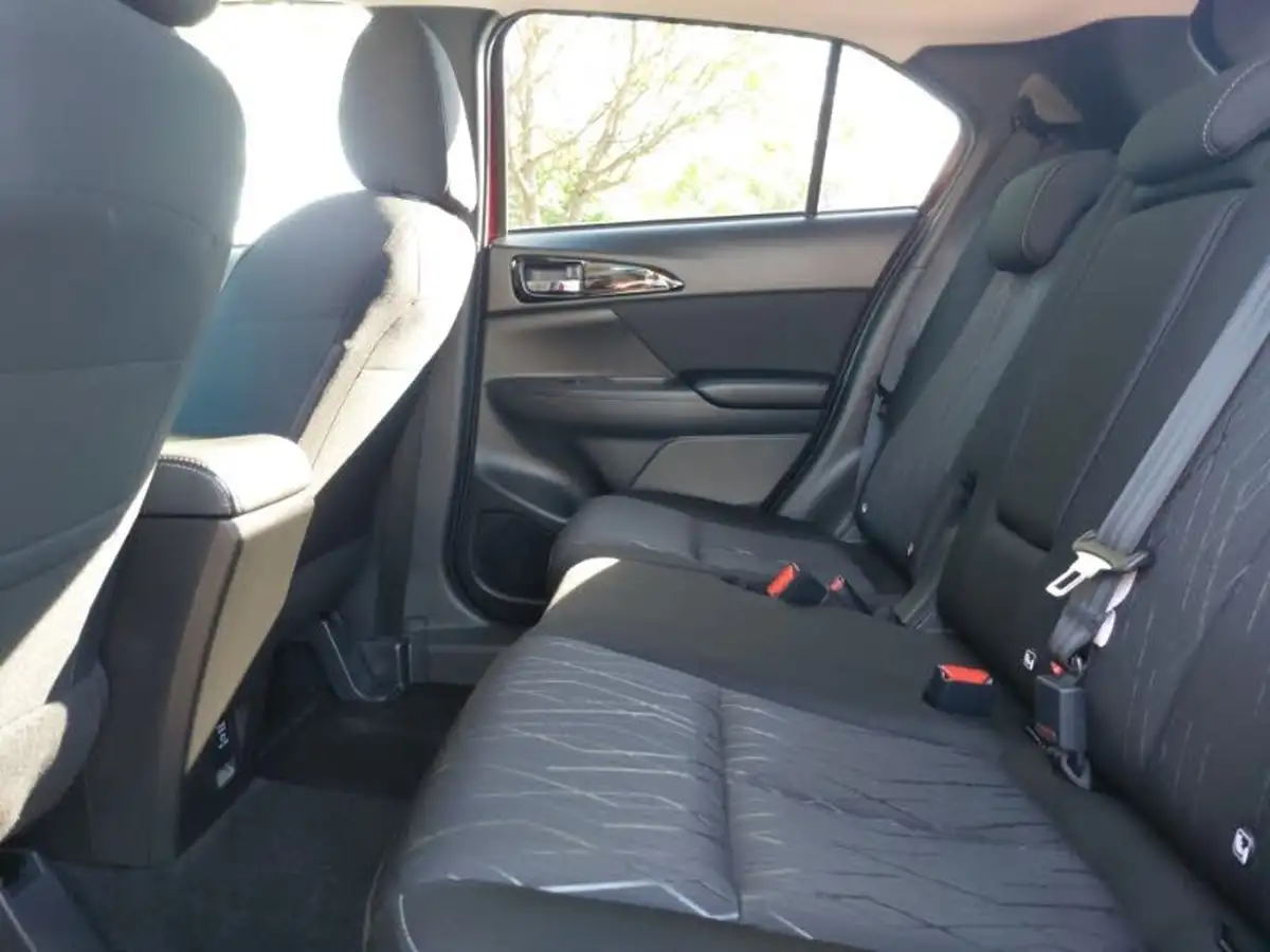 2020-mitsubishi-eclipse-cross-15-dynamic-4wd-auto-big-5