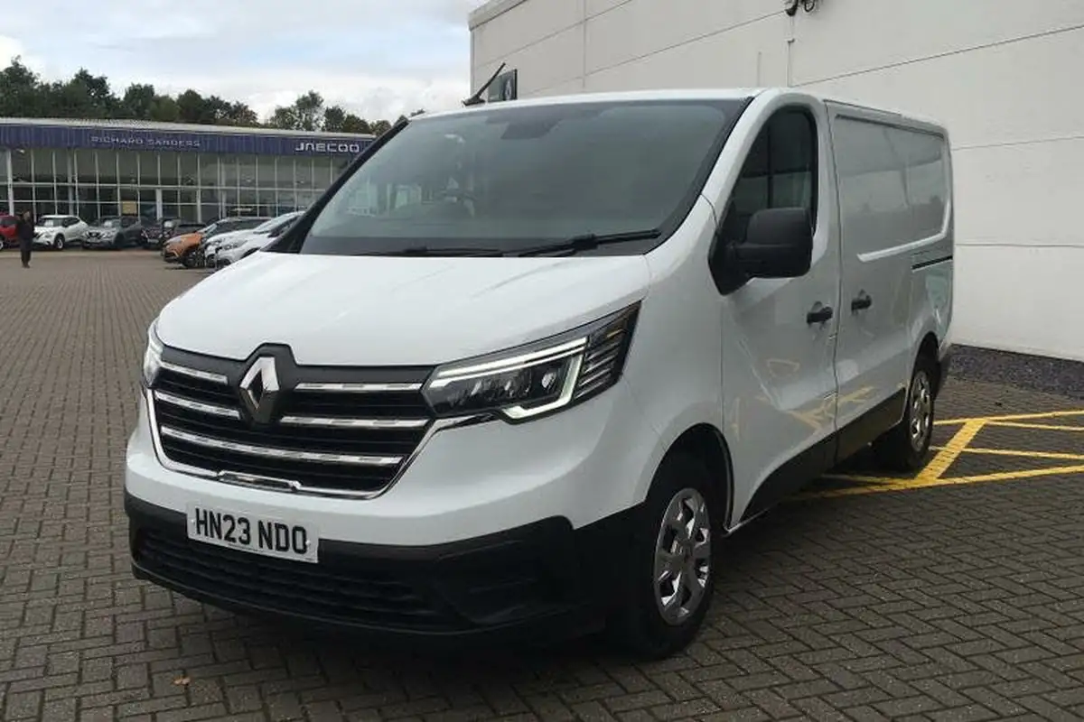 2023-renault-trafic-20dci-sl28-130-business-big-5